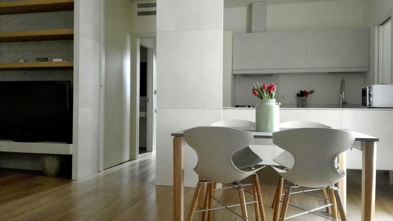 Appartamento Moderno In Centro Storico ルッカ エクステリア 写真